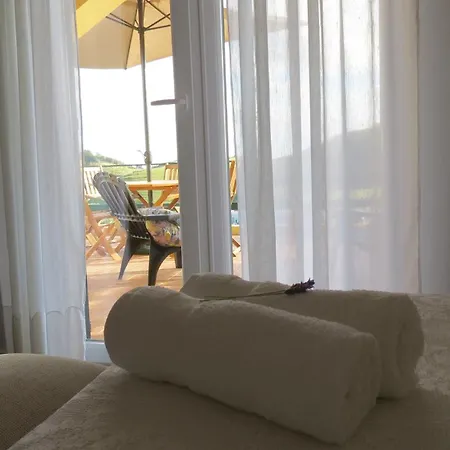 T2 Mountain And Sea Views