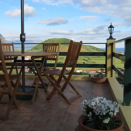 T2 Mountain And Sea Views Apartment